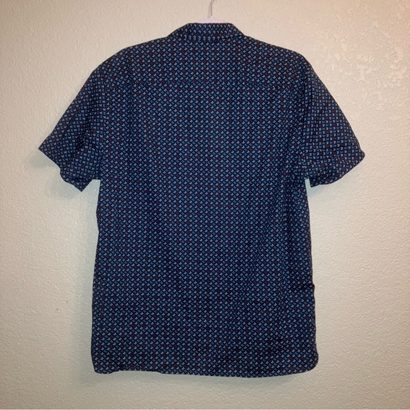 Perry Ellis Patterned Button Up - Picture 5 of 5